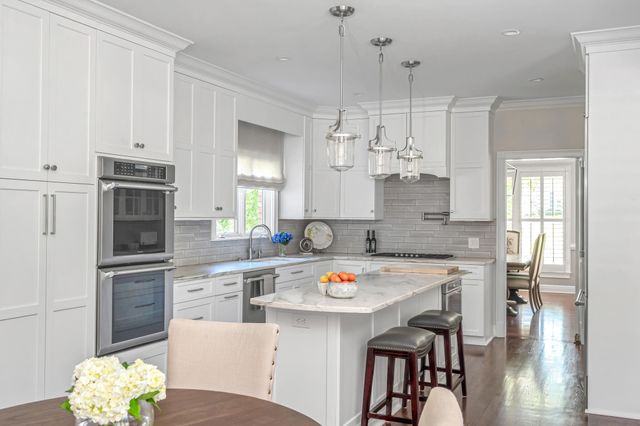 704 Millstone Ln, Nashville, TN 37205