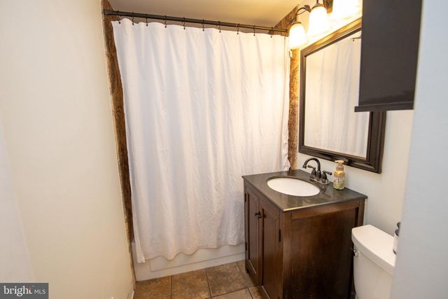 206 OVERLOOK RD, Philadelphia, PA 19128