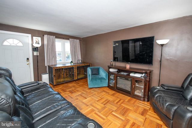 206 OVERLOOK RD, Philadelphia, PA 19128
