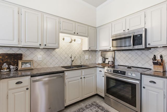 208 Coronation Ct, Franklin, TN 37064