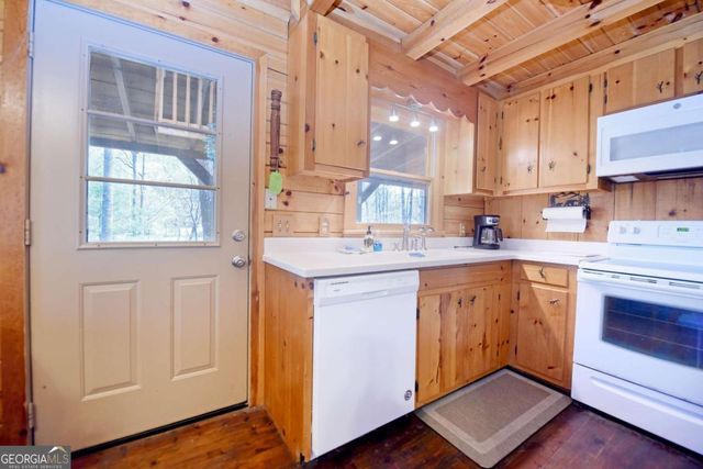 545 Laurel Circle, Blue Ridge, GA 30513