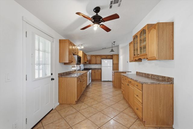 8 Phillips Drive, Los Lunas, NM 87031