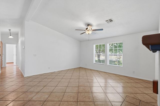 8 Phillips Drive, Los Lunas, NM 87031