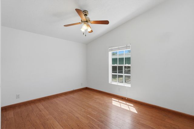 8 Phillips Drive, Los Lunas, NM 87031