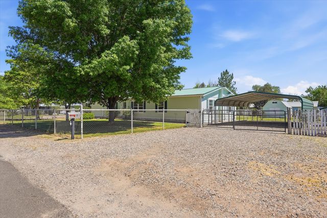 8 Phillips Drive, Los Lunas, NM 87031