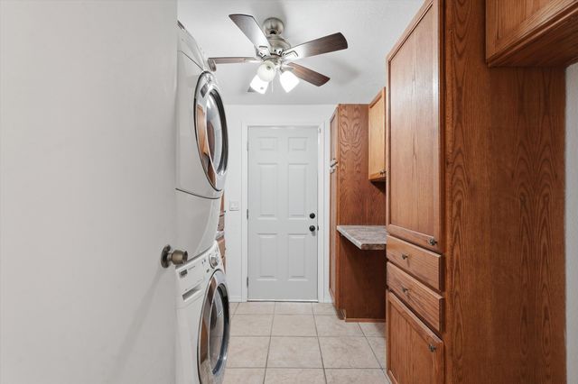 8 Phillips Drive, Los Lunas, NM 87031