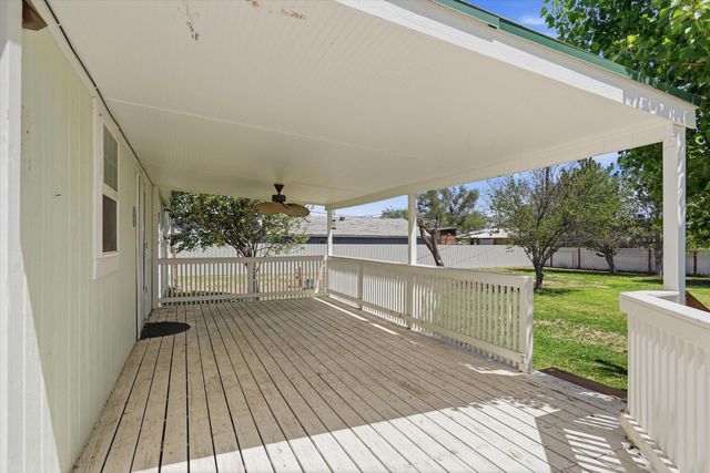 8 Phillips Drive, Los Lunas, NM 87031