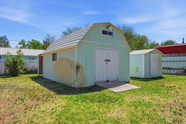 8 Phillips Drive, Los Lunas, NM 87031