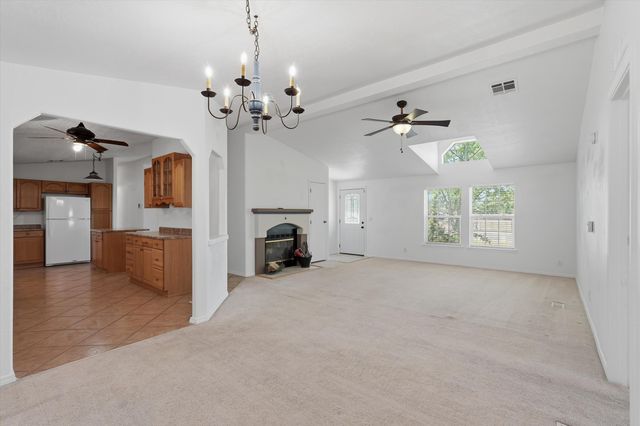 8 Phillips Drive, Los Lunas, NM 87031