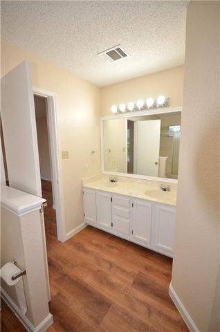 13903 Lothian DR, Pflugerville, TX 78660