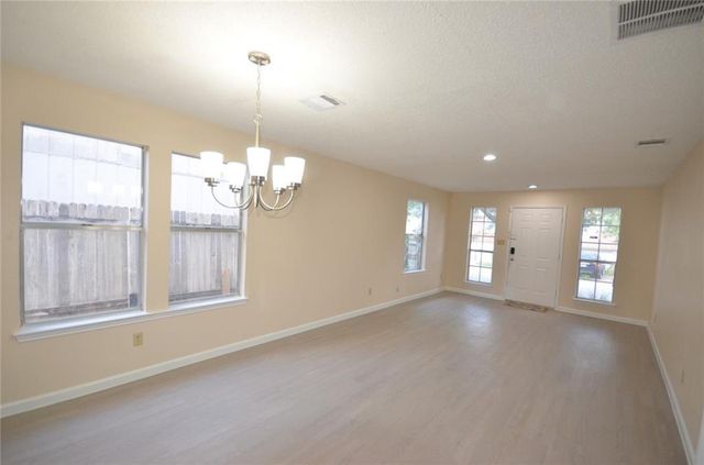 13903 Lothian DR, Pflugerville, TX 78660