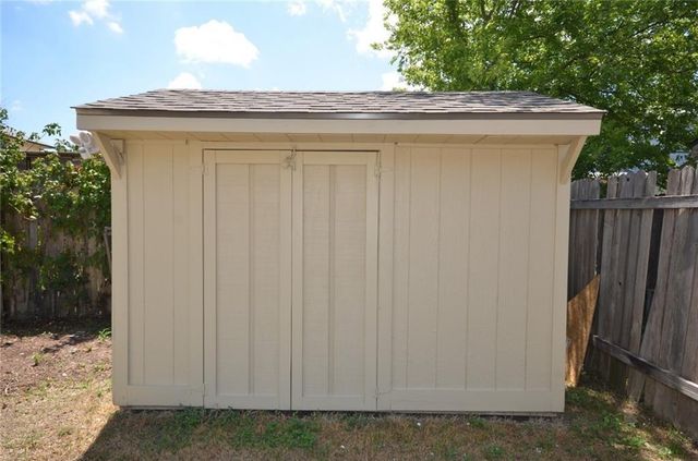 13903 Lothian DR, Pflugerville, TX 78660