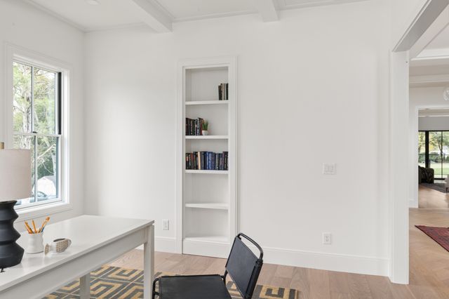 706 Brook Hollow Rd, Nashville, TN 37205