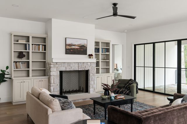 706 Brook Hollow Rd, Nashville, TN 37205