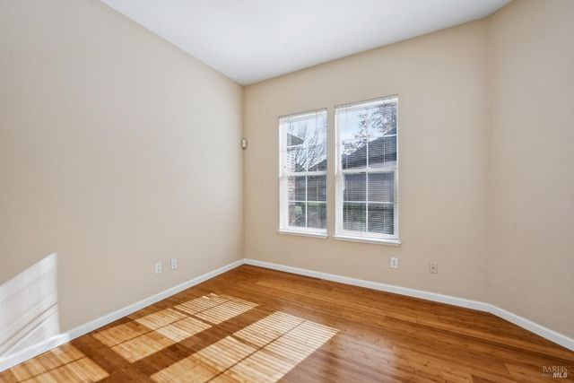 1889 Falcon Ridge Dr, Petaluma, CA 94954