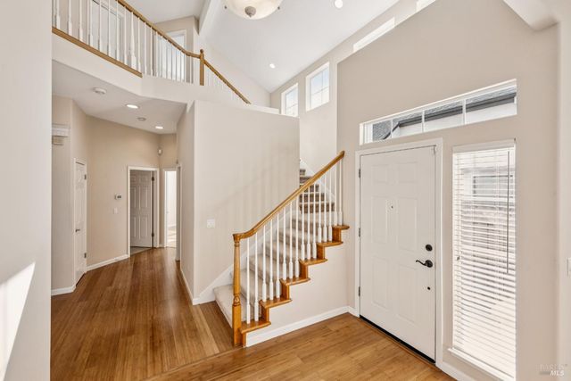 1889 Falcon Ridge Dr, Petaluma, CA 94954