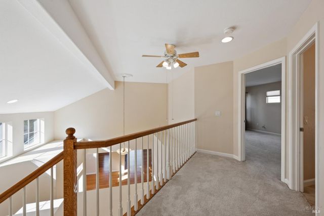 1889 Falcon Ridge Dr, Petaluma, CA 94954