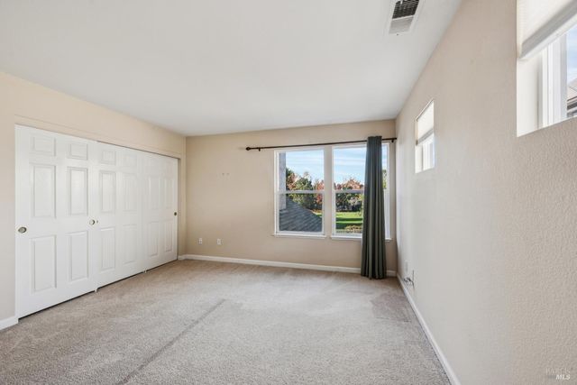 1889 Falcon Ridge Dr, Petaluma, CA 94954