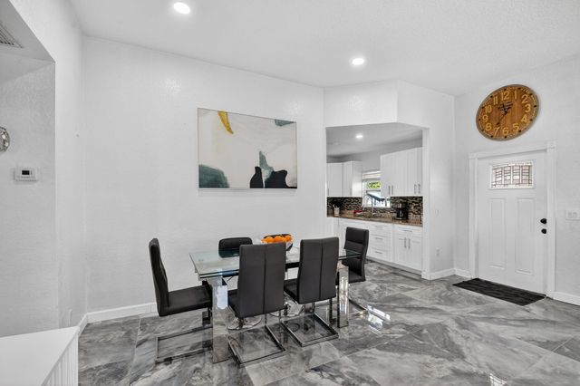 425 Broward Avenue, Greenacres, FL 33463