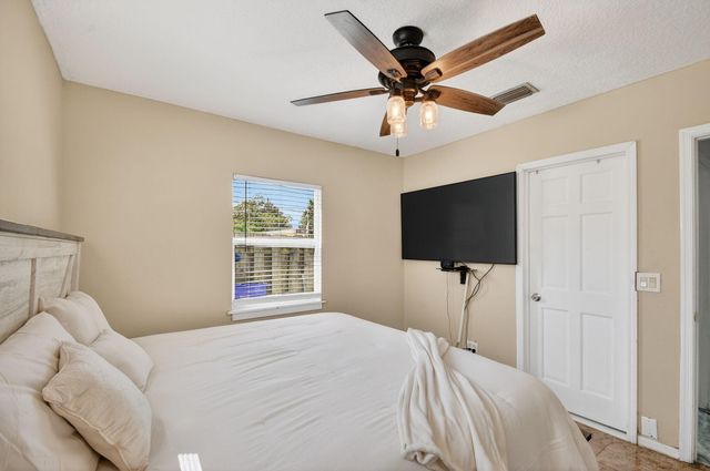 425 Broward Avenue, Greenacres, FL 33463