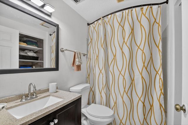 425 Broward Avenue, Greenacres, FL 33463