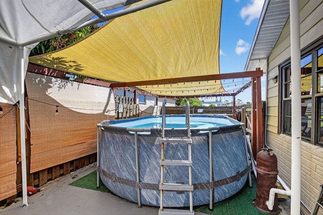 425 Broward Avenue, Greenacres, FL 33463