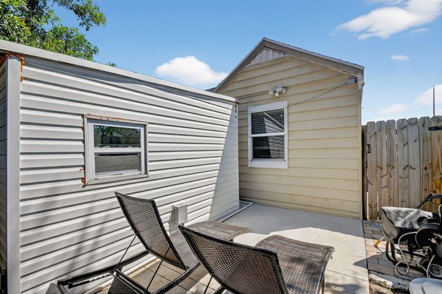 425 Broward Avenue, Greenacres, FL 33463