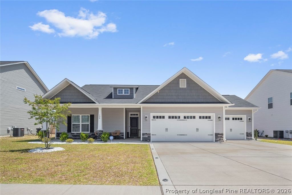 156 Cloverwood Lane, Raeford, NC 28376