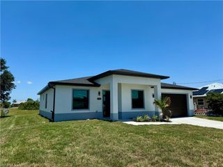 1208 NW 25th PL, Cape Coral, FL 33993