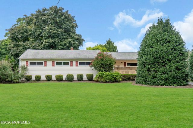 27 Wyckham Road, Tinton Falls, NJ 07724