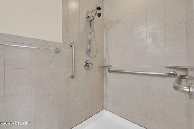 27 Wyckham Road, Tinton Falls, NJ 07724