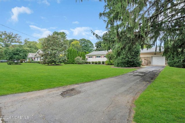 27 Wyckham Road, Tinton Falls, NJ 07724