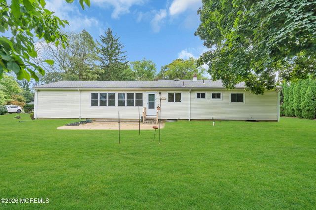 27 Wyckham Road, Tinton Falls, NJ 07724