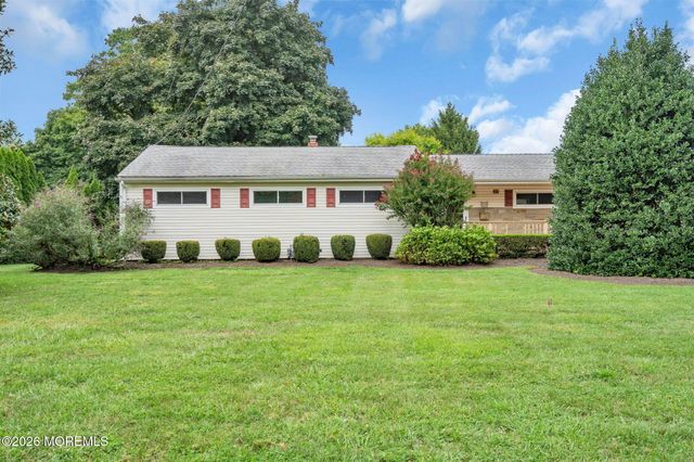 27 Wyckham Road, Tinton Falls, NJ 07724