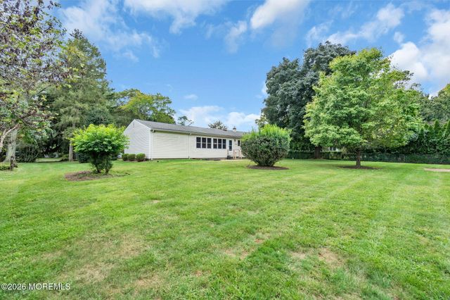 27 Wyckham Road, Tinton Falls, NJ 07724