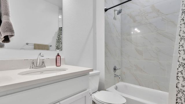 1371 Vallecito Court NW, Los Lunas, NM 87031