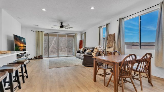 1371 Vallecito Court NW, Los Lunas, NM 87031