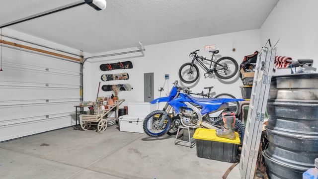 1371 Vallecito Court NW, Los Lunas, NM 87031