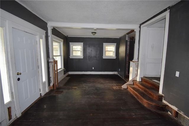 3733 Prospect Avenue, Kansas City, MO 64128