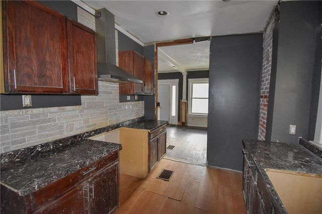3733 Prospect Avenue, Kansas City, MO 64128