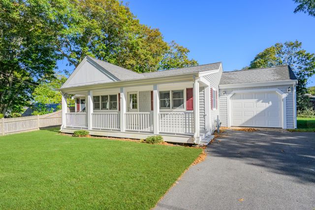 14 Brewster Road, West Yarmouth, MA 02673
