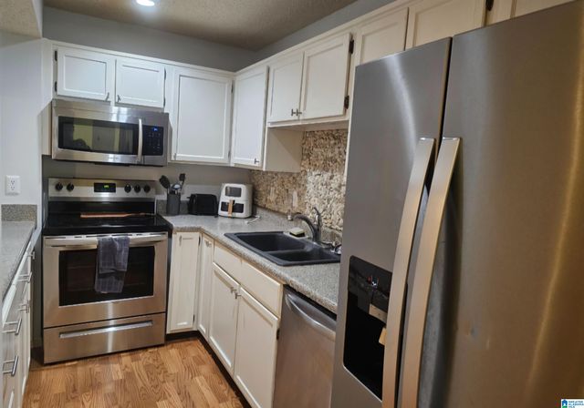 807 Gables Dr Unit 807, Hoover, AL 35244