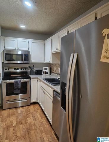 807 Gables Dr Unit 807, Hoover, AL 35244