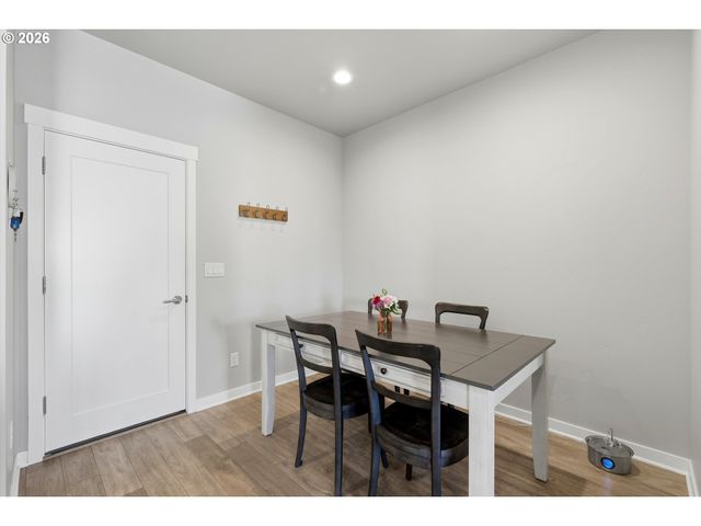 4175 Se CENTURY Blvd, Hillsboro, OR 97123