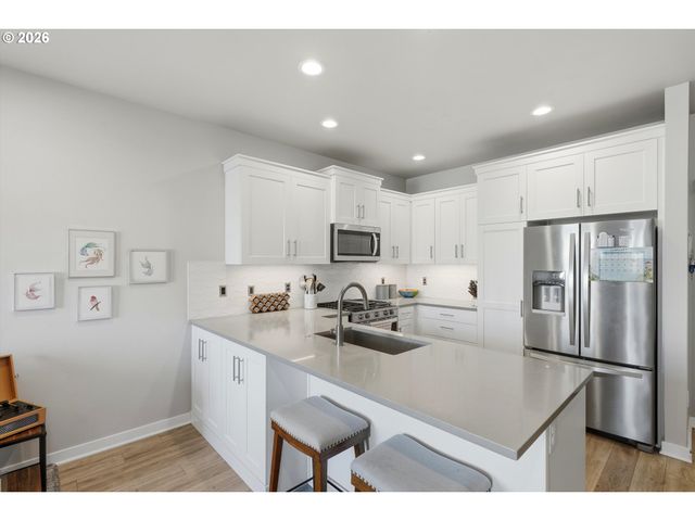 4175 Se CENTURY Blvd, Hillsboro, OR 97123