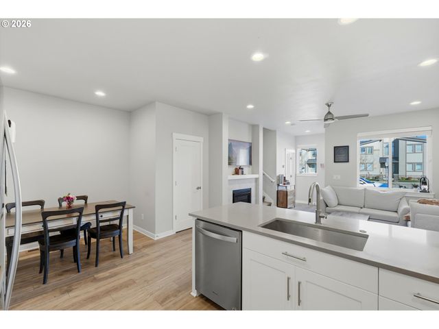 4175 Se CENTURY Blvd, Hillsboro, OR 97123