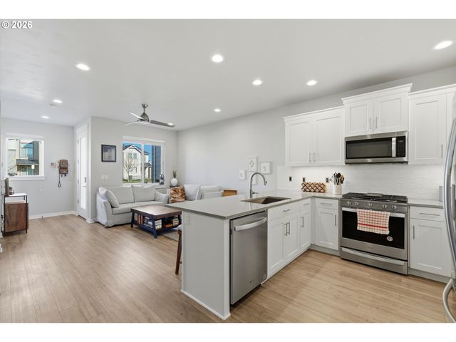 4175 Se CENTURY Blvd, Hillsboro, OR 97123