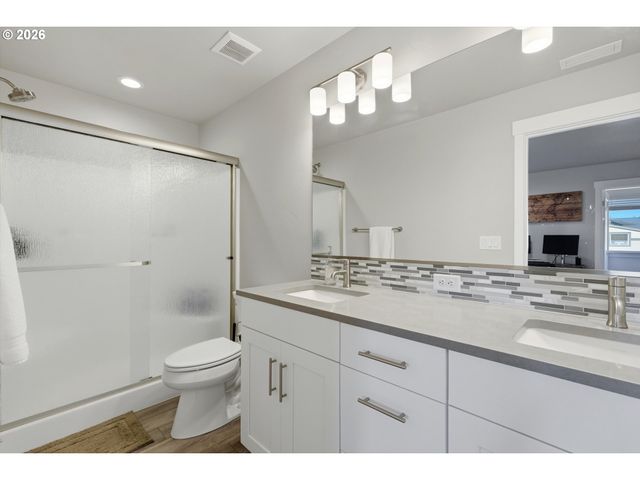 4175 Se CENTURY Blvd, Hillsboro, OR 97123