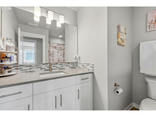 4175 Se CENTURY Blvd, Hillsboro, OR 97123