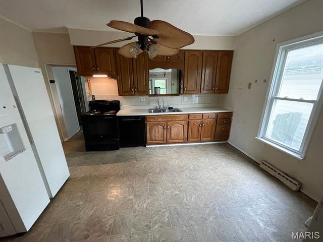 605 S Edwardsville Road, Worden, IL 62097